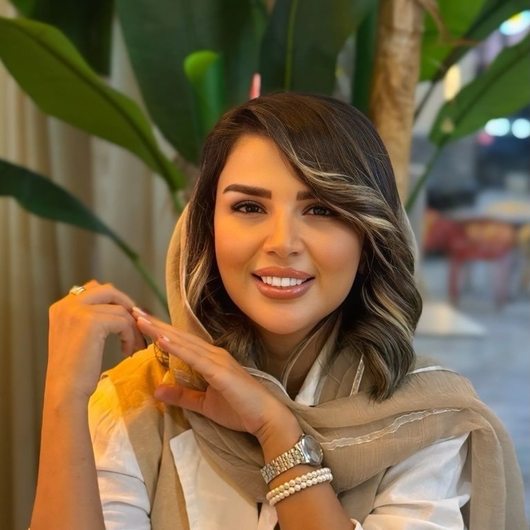 سالن خدمات کاشت ناخن سحر زارعی