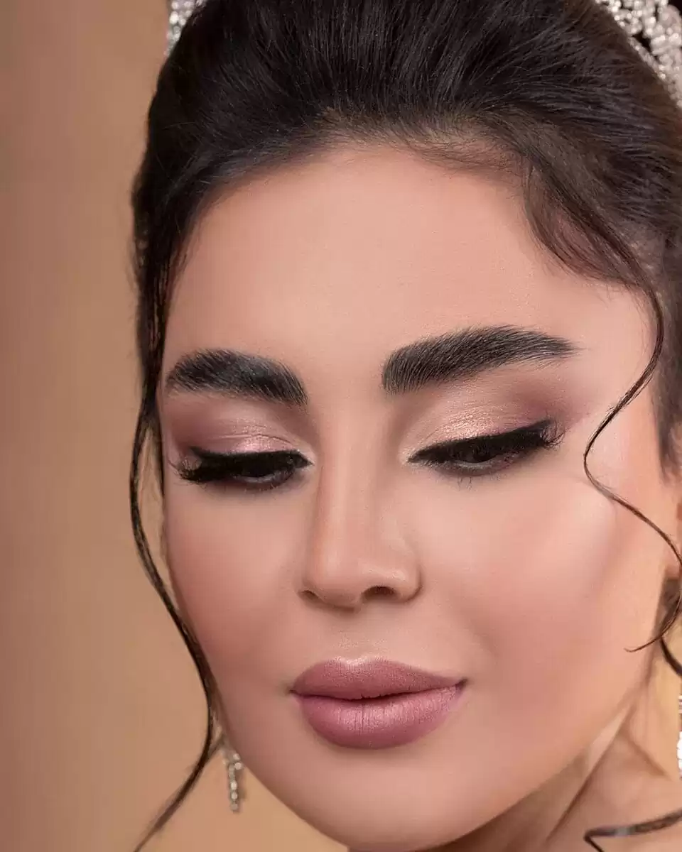 نمونه کارهای سالن زیبایی سالن زیبایی آیسانا بیوتی