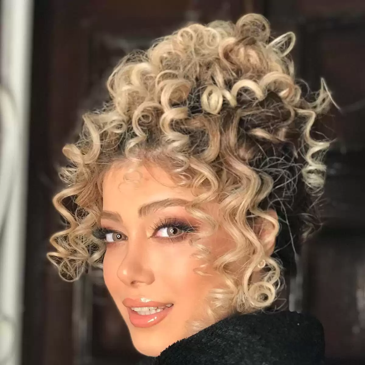 نمونه کارهای سالن زیبایی سالن زیبایی لبنا