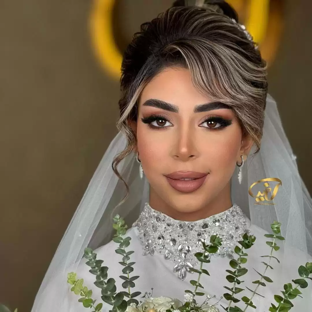 نمونه کارهای سالن زیبایی سالن زیبایی رُفیدا