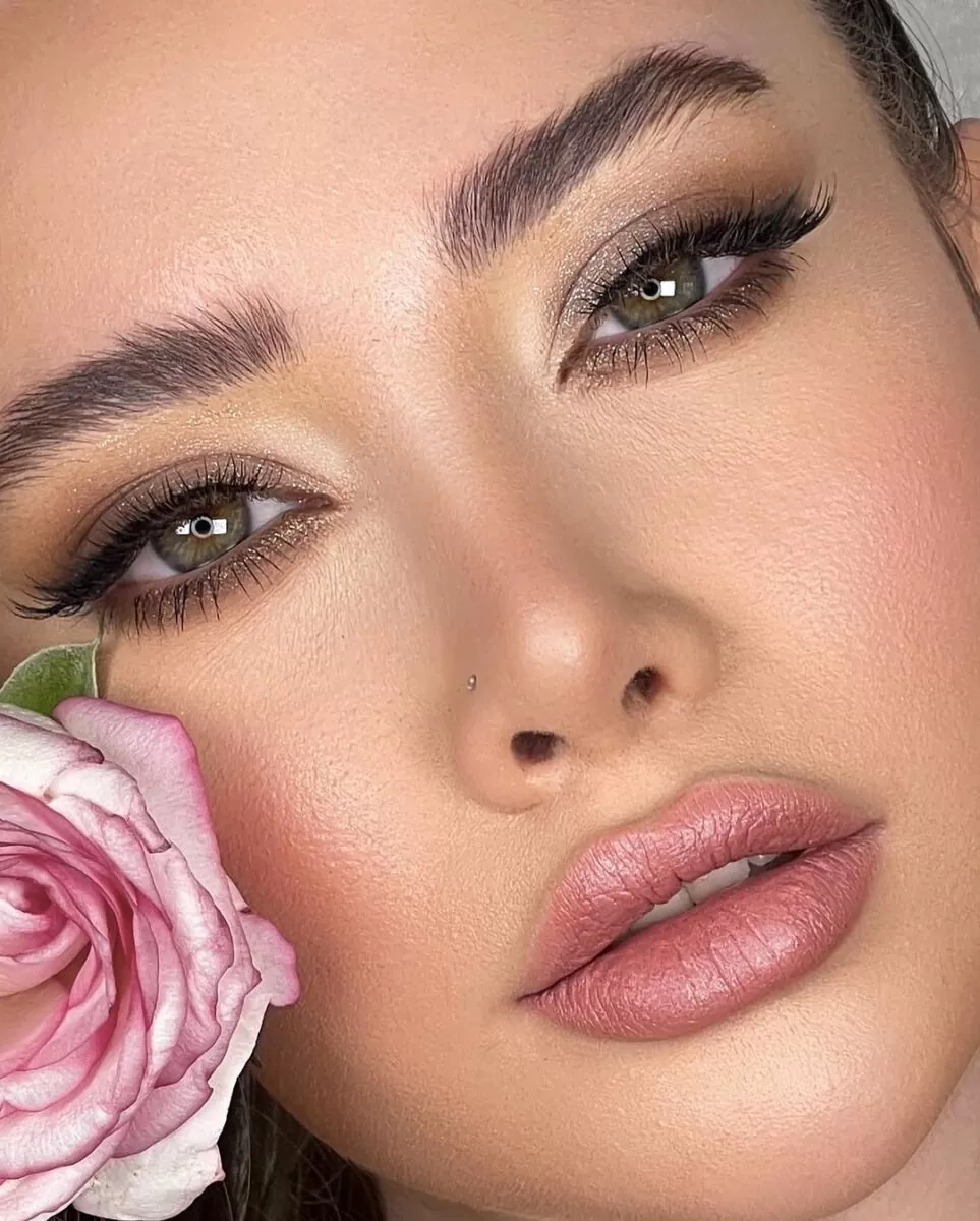 نمونه کارهای سالن زیبایی سالن زیبایی آتی بیوتی