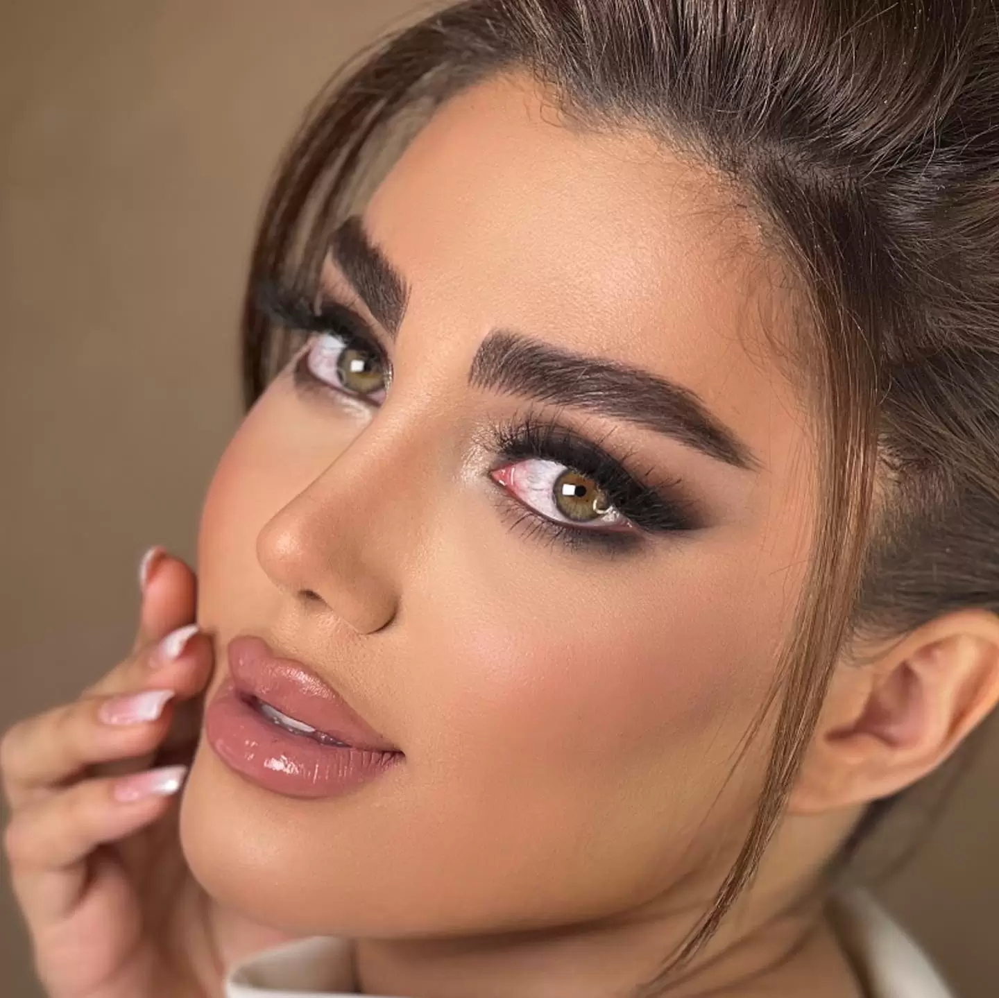 نمونه کارهای سالن زیبایی سالن زیبایی مریم قلندری