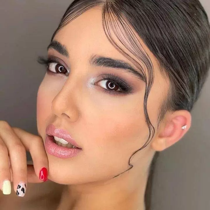 نمونه کارهای سالن زیبایی سالن زیبایی هانا