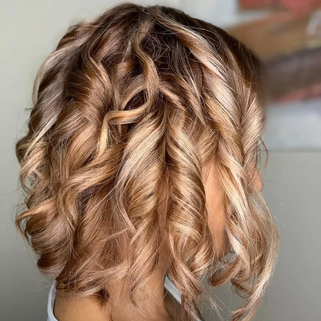 نمونه کارهای سالن زیبایی سالن زیبایی ژربرا